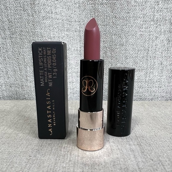 ❤️ Anastasia Beverly Hills Matte Lipstick Mini in Dead Roses - Picture 5 of 6